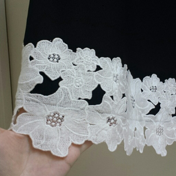 Kate Spade Lace Trim Satin Crepe Top NWT Sz 2 - Picture 8 of 8